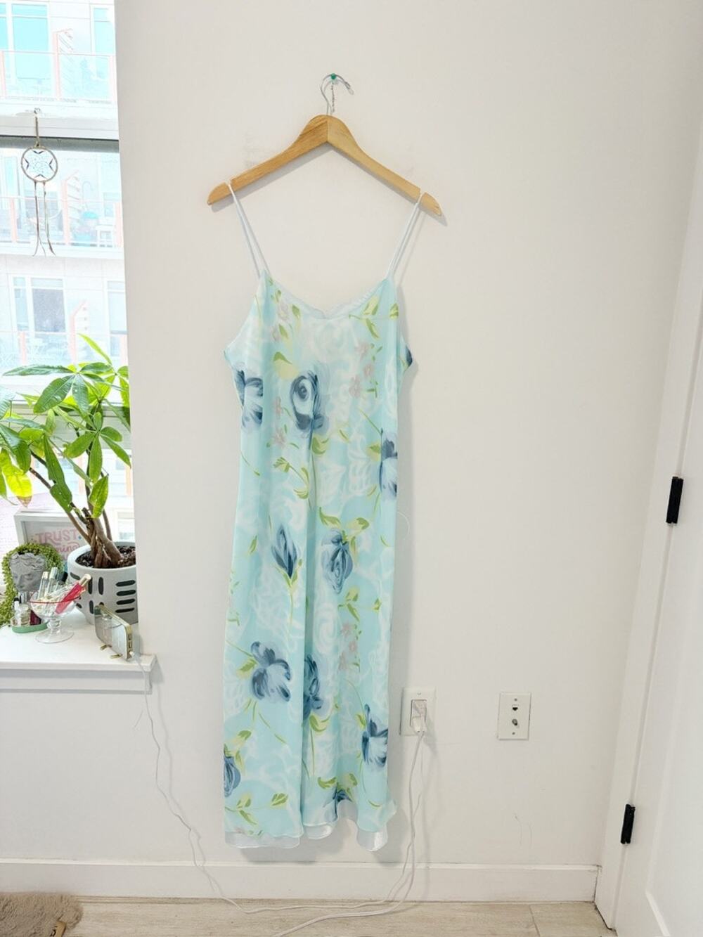 Lord & Taylor Vintage Blue Floral Print Silky Midi Dress Size Large